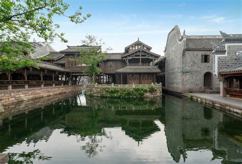 O Templo de Wuliang! Uma Jornada Espiritual no Coração de Yibin