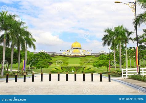  Istana Negara: Descubra a Glória Real e os Jardins Encantadores de Kuala Lumpur