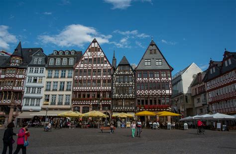 Museu Römerberg - Um Tesouro Arqueológico e uma Jornada pela História de Frankfurt!