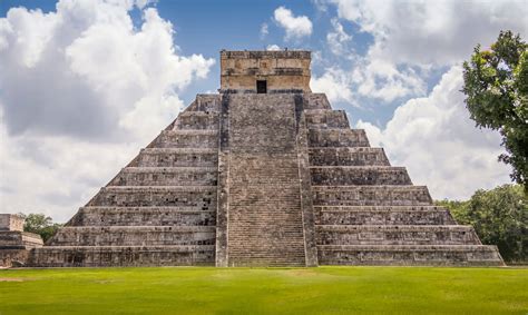 O Templo de Kukulkán: Um Monumento Misterioso e Impressionante à Cultura Maia!